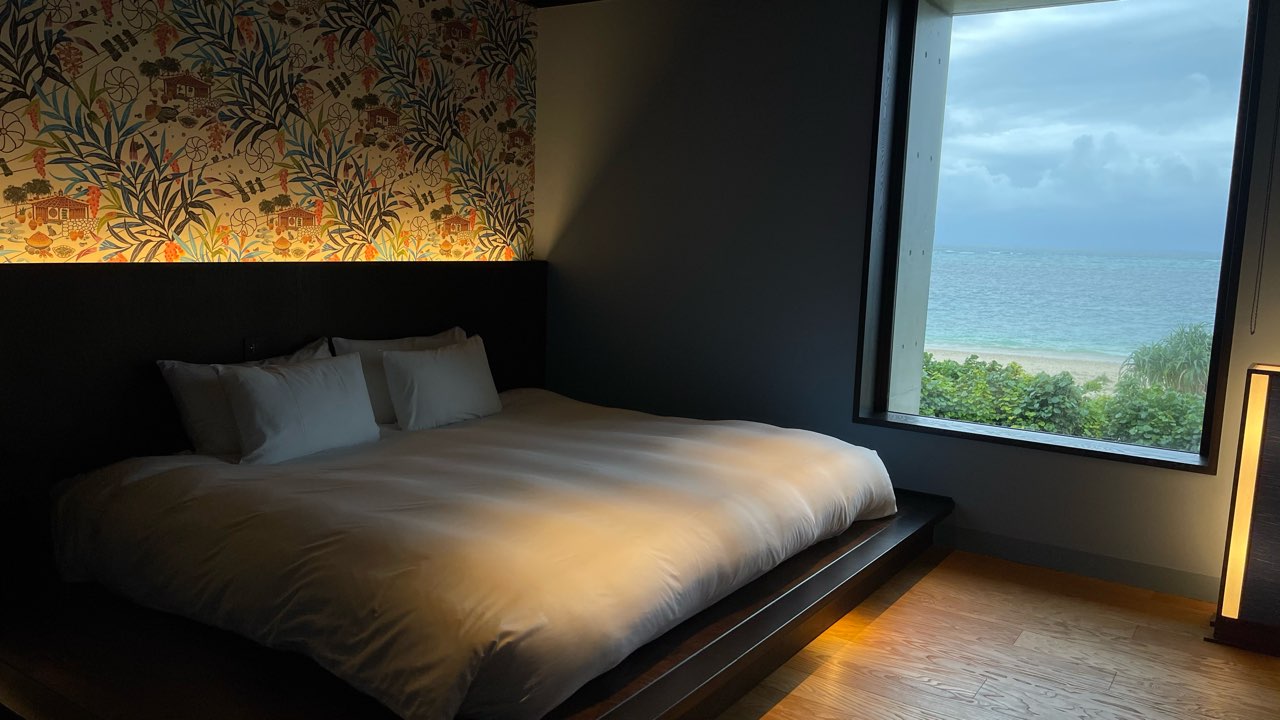 星のや沖縄の海の見える寝室、ベッドルーム