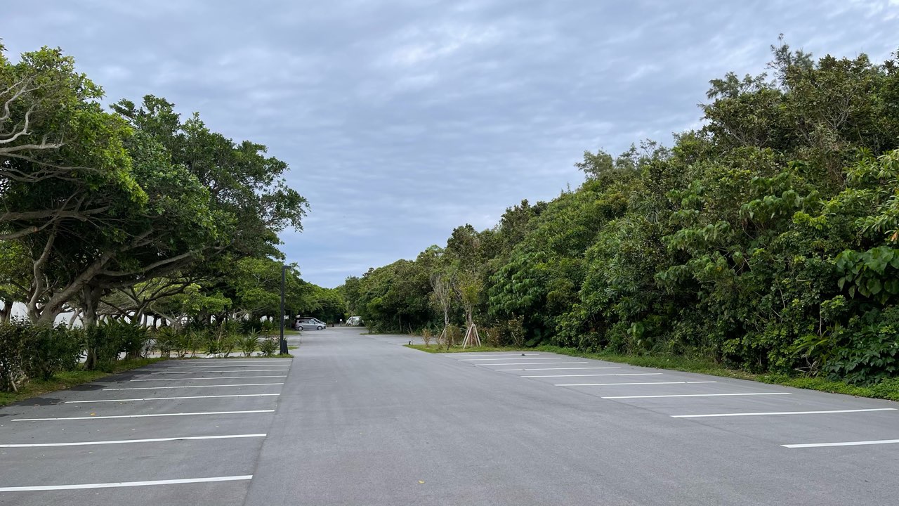 星のや沖縄の駐車場